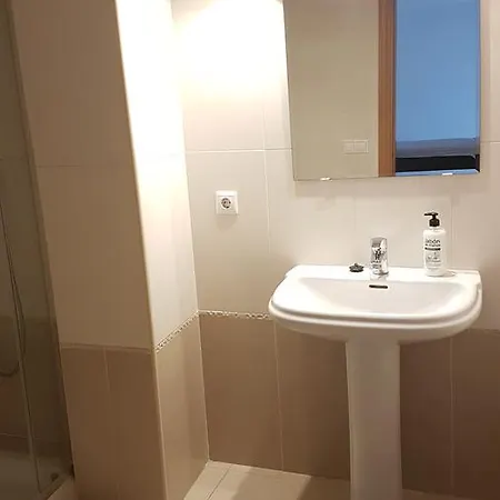 Amplio Apartamento De 2 Dormitorios Con Gran Terraza